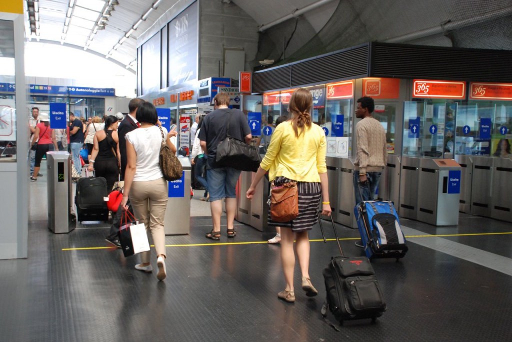 ローマ・フィウミチーノ空港駅に改札が設置
