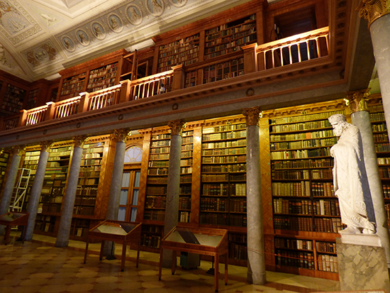 修道院図書館