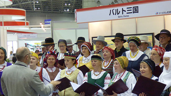リトアニアの文化遺産「歌と踊りの祭典」で独立100周年を祝う