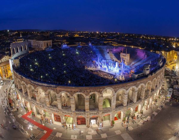 イタリア政府観光局、アレーナ・ディ・ヴェローナ財団とともに壮大な野外オペラ・フェスティバルでイタリア観光の魅力を訴求