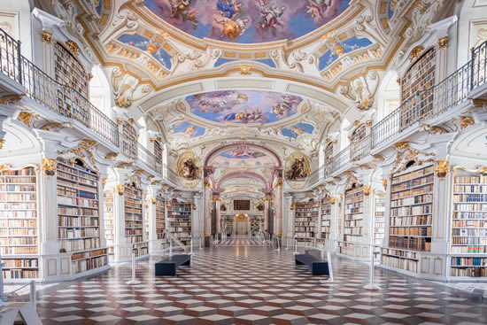 美しい図書館が圧巻！ 創立950周年を迎える「アドモント修道院」
