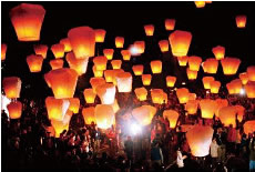 今夏、台湾観光庁と阪急交通社が「貸切 天燈上げイベント」を共催
