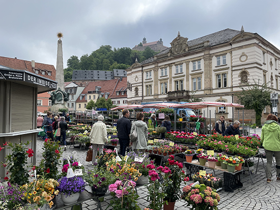 マルクト広場の朝市